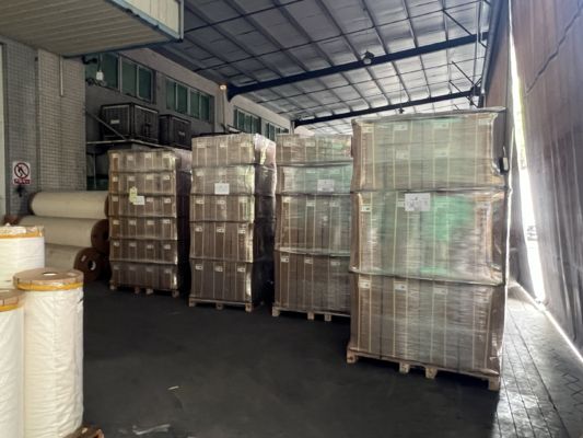 Film laminasi buku transparan dengan perawatan corona ganda atau tunggal Kompatibel dengan sebagian besar mesin laminasi dan pengolahan ekstrusi ganda