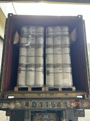 Film PET Metalized dengan ketahanan panas hingga 110 °C, ketahanan kimia, dan permukaan reflektif halus untuk kemasan dan laminasi