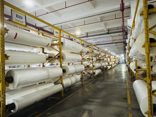 Film laminasi termal PET dengan kejelasan tinggi dengan ketahanan suhu hingga 130 °C dan panjang kustom hingga 6000 meter