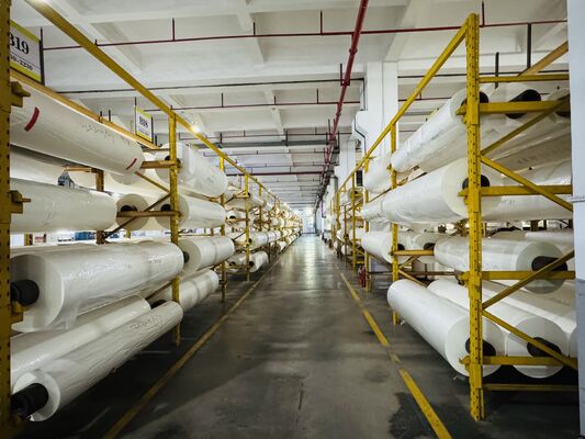 Film laminasi termal PET bening dengan panjang 0-6000 meter dan lebih dari 90°