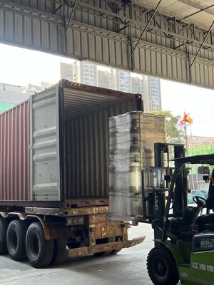 Roll film laminasi yang dirawat Corona ganda dengan lebar 100mm hingga 2200mm dan perekat termal kelas makanan