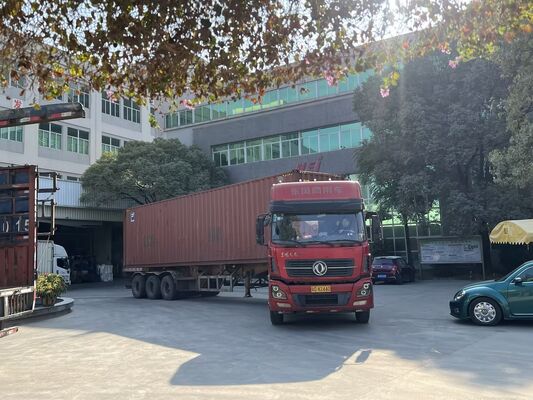 Film laminasi termal PET dengan perekat aktif panas dan kekerasan lunak untuk aplikasi hingga lebar 2200 mm