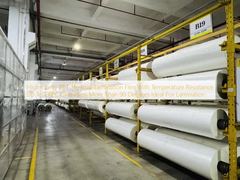 Film Laminasi Termal PET Kejernihan Tinggi Dengan Ketahanan Suhu Hingga 130°C Kilau Lebih Dari 90 Derajat Ideal Untuk Laminasi